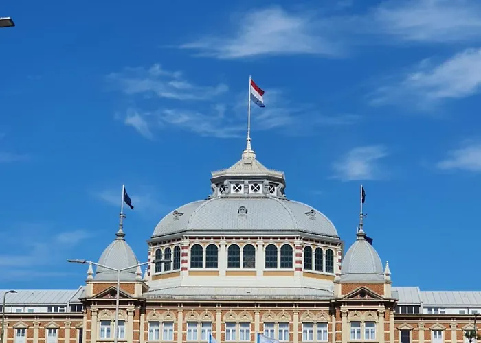 Bluebeach Scheveningen 3* لاهاي